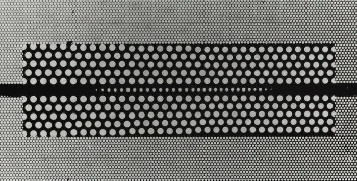 Substrateless silicon terahertz integrated platform
